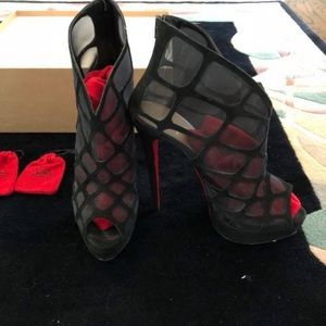 Christian Louboutin Altarakna peep toe booties
